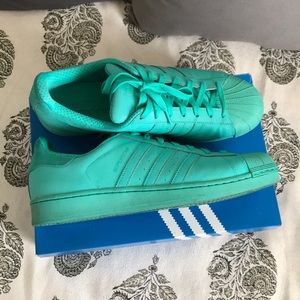 Adidas super color mint green size 12
